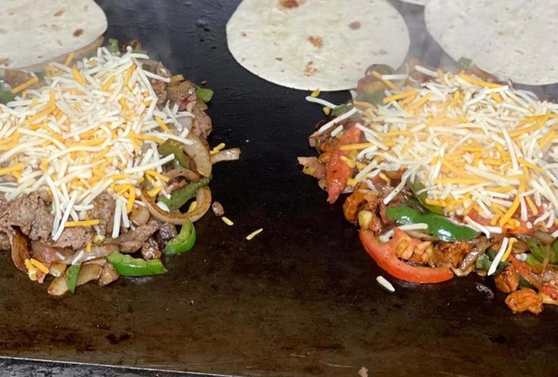 Alambres y platillo especial los compadres