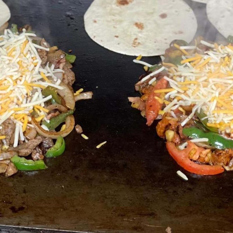 Alambres y platillo especial los compadres